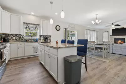 320 W Hunt Ave, Twin Lakes, WI 53181 - Photo 5