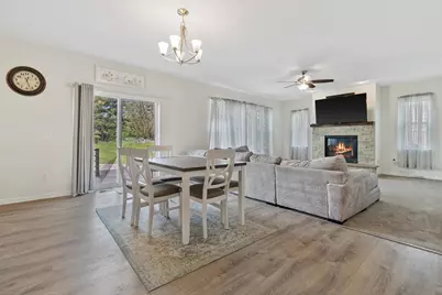 320 W Hunt Ave, Twin Lakes, WI 53181 - Photo 7