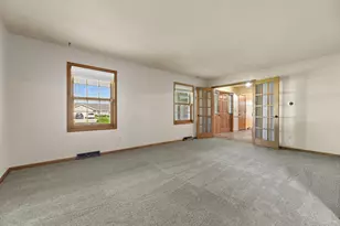 W143N10771 Wooded Hills Dr, Germantown, WI 53022 - Photo 11
