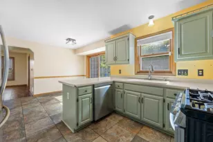 W143N10771 Wooded Hills Dr, Germantown, WI 53022 - Photo 7