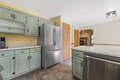 W143N10771  Wooded Hills Dr, Germantown, WI 53022 - Photo 5