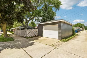 2223 Grove Ave, Racine, WI 53405 - Photo 5