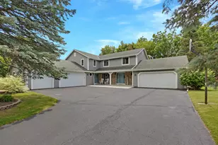 N30W23511 Greenfield Ct, Pewaukee, WI 53072 - Photo 1