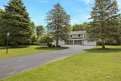 N30W23511  Greenfield Ct, Pewaukee, WI 53072 - Photo 3