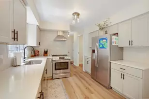 N30W23511 Greenfield Ct, Pewaukee, WI 53072 - Photo 31