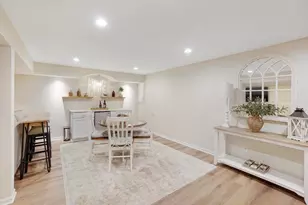 N30W23511 Greenfield Ct, Pewaukee, WI 53072 - Photo 23