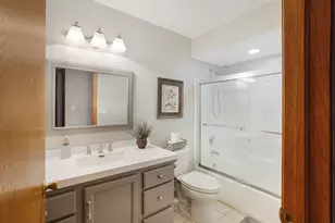 N30W23511 Greenfield Ct, Pewaukee, WI 53072 - Photo 21