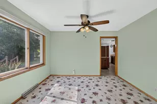 3217 Southwood Dr, Racine, WI 53406 - Photo 9