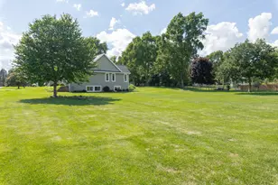 W5158 Hares Foot Rd, Sugar Creek, WI 53121 - Photo 27