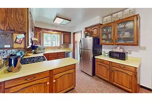 2402 S 9th St, Manitowoc, WI 54220 - Photo 11