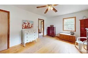 2402 S 9th St, Manitowoc, WI 54220 - Photo 7