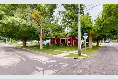 2402 S 9th St, Manitowoc, WI 54220 - Photo 29