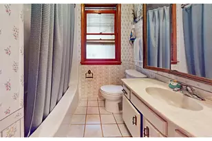 2402 S 9th St, Manitowoc, WI 54220 - Photo 11