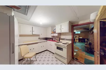 2402 S 9th St, Manitowoc, WI 54220 - Photo 21