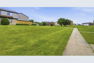 10156 W Kiehnau Ave, Milwaukee, WI 53224 - Photo 3