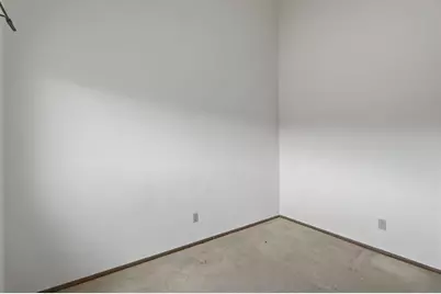 10156 W Kiehnau Ave, Milwaukee, WI 53224 - Photo 25