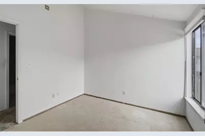 10156 W Kiehnau Ave, Milwaukee, WI 53224 - Photo 15