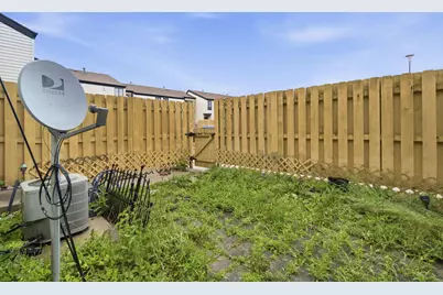 10156 W Kiehnau Ave, Milwaukee, WI 53224 - Photo 5