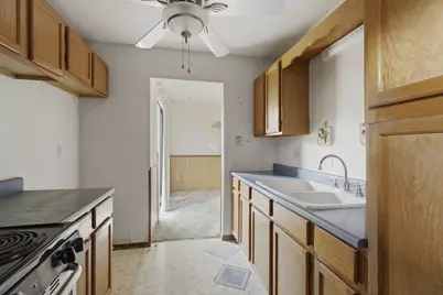 10156 W Kiehnau Ave, Milwaukee, WI 53224 - Photo 11