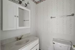10156 W Kiehnau Ave, Milwaukee, WI 53224 - Photo 15