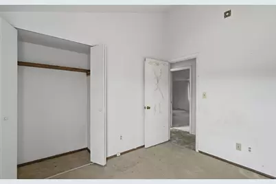 10156 W Kiehnau Ave, Milwaukee, WI 53224 - Photo 19