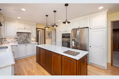 3  Maplewood Ct, Racine, WI 53402 - Photo 3