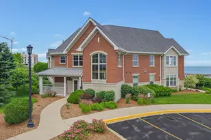 3872 S Lake Dr, Saint Francis, WI 53235 - Photo 25
