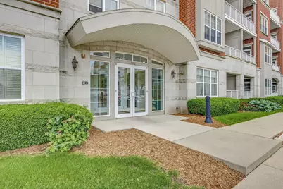 3872 S Lake Dr #209, Saint Francis, WI 53235 - Photo 5