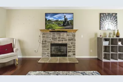 951  River Park Dr, Waukesha, WI 53189 - Photo 5