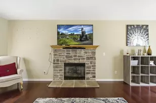 951 River Park Dr, Waukesha, WI 53189 - Photo 5