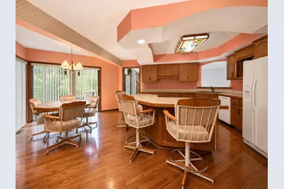 1868  Cypress Dr, Grafton, WI 53024 - Photo 9