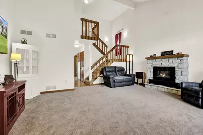 8215 S Wildwood Dr, Oak Creek, WI 53154 - Photo 15