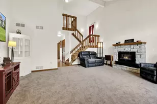 8215 S Wildwood Dr, Oak Creek, WI 53154 - Photo 15