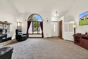 8215 S Wildwood Dr, Oak Creek, WI 53154 - Photo 13