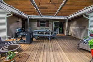 W273S2261 Drumlin Dr, Waukesha, WI 53188 - Photo 9