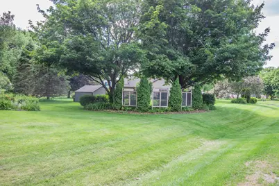 W273S2261  Drumlin Dr, Waukesha, WI 53188 - Photo 15