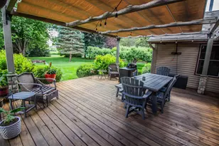 W273S2261 Drumlin Dr, Waukesha, WI 53188 - Photo 5