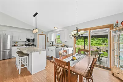 7950 S Cecily Dr, Oak Creek, WI 53154 - Photo 23