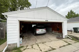2210 S 56th St, West Allis, WI 53219 - Photo 15