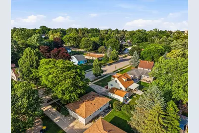 1115  Lawndale Ave, Waukesha, WI 53188 - Photo 43