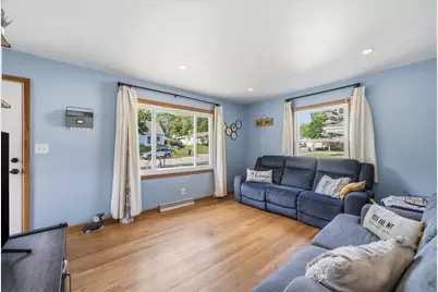 1115  Lawndale Ave, Waukesha, WI 53188 - Photo 5