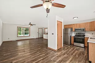 585 Ashley Ave, Port Washington, WI 53074 - Photo 5