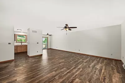585  Ashley Ave, Port Washington, WI 53074 - Photo 3