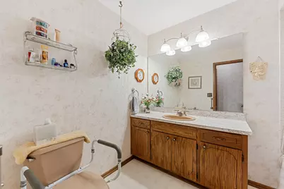 4821 W Clayton Crest Ave, Greenfield, WI 53220 - Photo 13