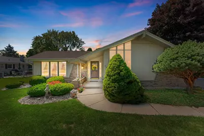 4821 W Clayton Crest Ave, Greenfield, WI 53220 - Photo 17
