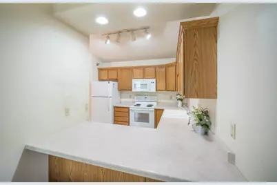 1046  River Place Blvd #8, Waukesha, WI 53189 - Photo 13
