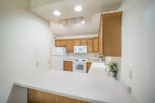 1046 River Pl Blvd, Waukesha, WI 53189 - Photo 13