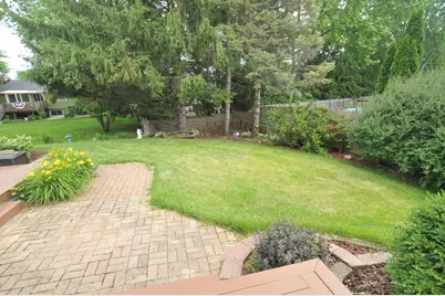 8150 S 58th St, Franklin, WI 53132 - Photo 7