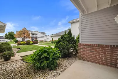 1296  Village Centre Dr #2, Somers, WI 53144 - Photo 3