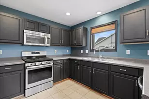 235 W Redding Cir, Belgium, WI 53004 - Photo 9